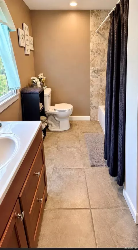 Bath - 10173 E Mount Morris Rd, Richfield, MI 48423 photo 2 of 2