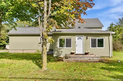Exterior - 10173 E Mount Morris Rd, Richfield, MI 48423 photo 2 of 5