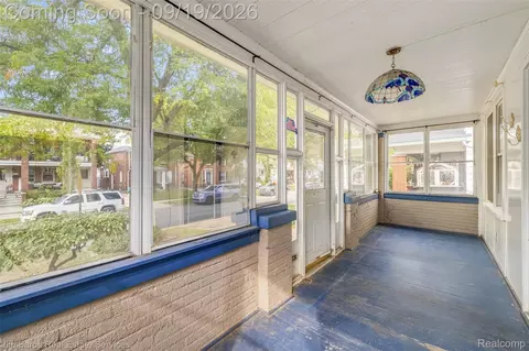 Exterior - 1360 Lakepointe St, Grosse Pointe Park, MI 48230 photo 3 of 5