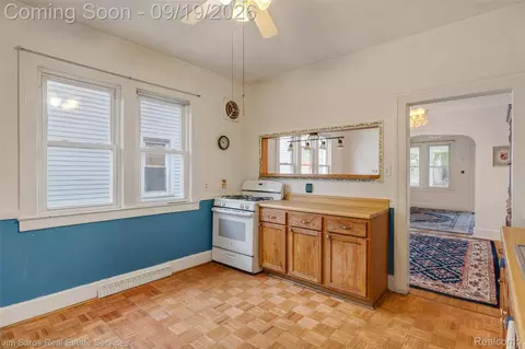 Kitchen - 1360 Lakepointe St, Grosse Pointe Park, MI 48230 photo 1 of 1