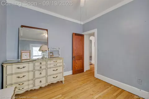 Bedroom - 1360 Lakepointe St, Grosse Pointe Park, MI 48230 photo 1 of 3