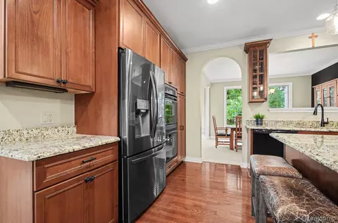 Kitchen - 6464 Enclave Dr, Independence, MI 48348 photo 3 of 6
