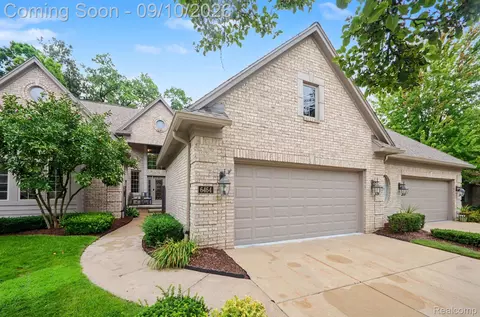 6464 Enclave Dr, Independence, MI 48348