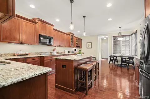 Kitchen - 6464 Enclave Dr, Independence, MI 48348 photo 5 of 6