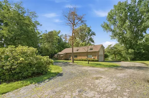 25310 Canterbury Rd, Franklin, MI 48025