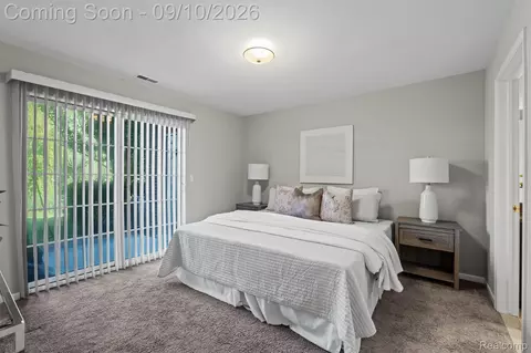 Bedroom - 33574 Utica Rd, Fraser, MI 48026 photo 3 of 4