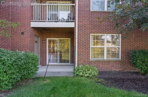 Exterior - 33574 Utica Rd, Fraser, MI 48026 photo 2 of 3