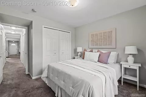 Bedroom - 33574 Utica Rd, Fraser, MI 48026 photo 2 of 4