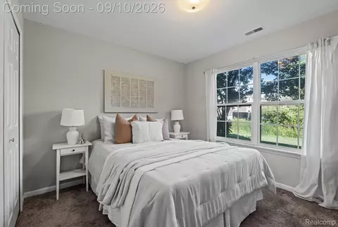 Bedroom - 33574 Utica Rd, Fraser, MI 48026 photo 1 of 4