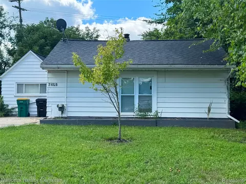 21025 Collingham Ave, Farmington Hills, MI 48336