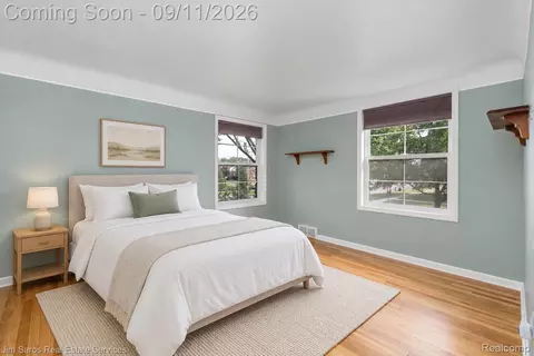 Bedroom - 1445 Devonshire Rd, Grosse Pointe Park, MI 48230 photo 2 of 4