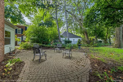 Exterior - 1445 Devonshire Rd, Grosse Pointe Park, MI 48230 photo 1 of 2