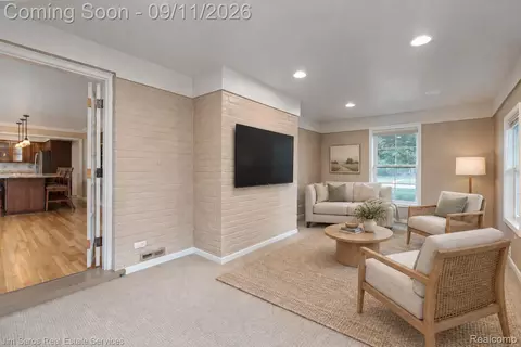 Living - 1445 Devonshire Rd, Grosse Pointe Park, MI 48230 photo 4 of 7