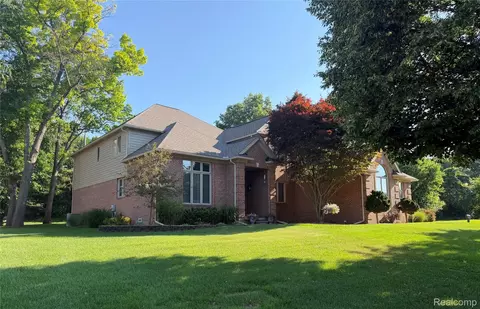 151 Wendover Ct, Commerce, MI 48390
