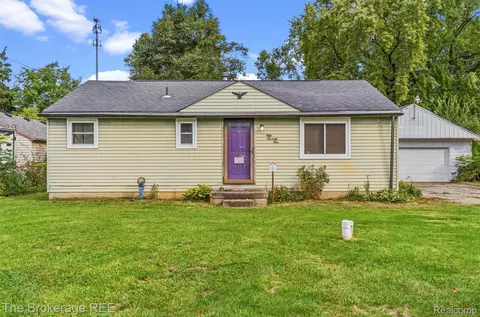 5071 Rose Ln, Flint, MI 48506