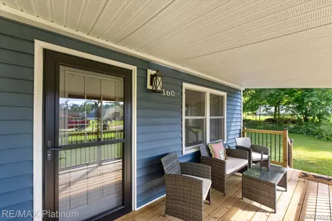 Exterior - 160 Kuhn St, Unadilla, MI 48137 photo 4 of 7