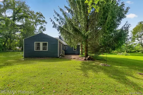 Exterior - 160 Kuhn St, Unadilla, MI 48137 photo 5 of 7