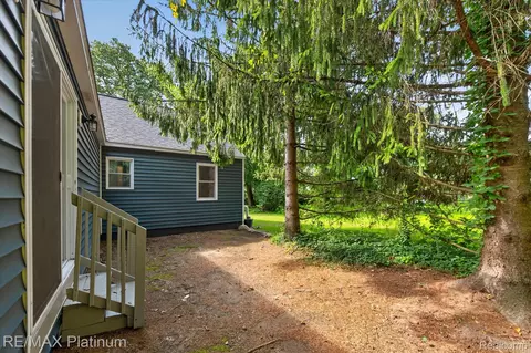 Exterior - 160 Kuhn St, Unadilla, MI 48137 photo 7 of 7