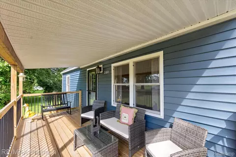 Exterior - 160 Kuhn St, Unadilla, MI 48137 photo 3 of 7