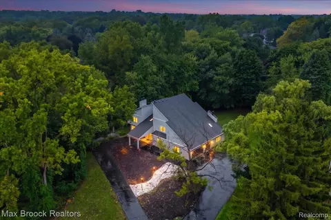 1830 Lone Pine Rd, Bloomfield Township, MI 48302