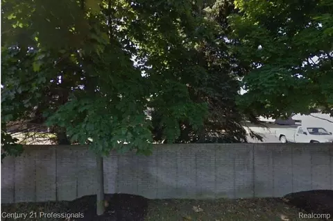 40822 Newport Dr, Plymouth, MI 48170
