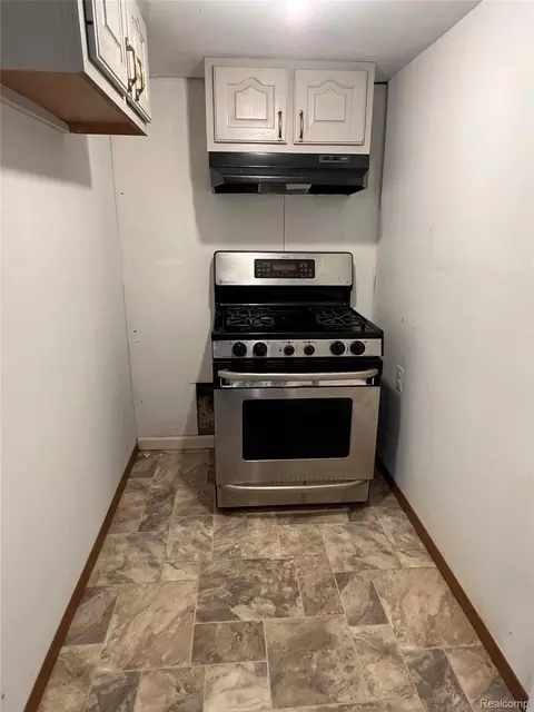 Kitchen - 7252 Packard Ave, Warren, MI 48091 photo 4 of 4