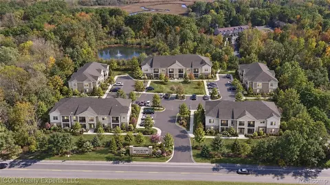 5743 Cooley Lake Rd, Waterford, MI 48327