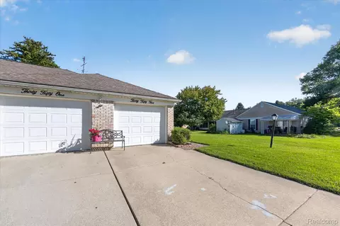 Exterior - 3055 Vineyard Ln, Mount Morris, MI 48433 photo 9 of 10