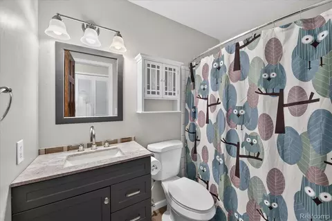 Bath - 3055 Vineyard Ln, Mount Morris, MI 48433 photo 1 of 2