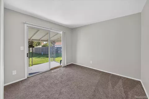 Bedroom - 3055 Vineyard Ln, Mount Morris, MI 48433 photo 1 of 4