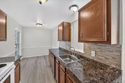 Kitchen - 3055 Vineyard Ln, Mount Morris, MI 48433 photo 2 of 6