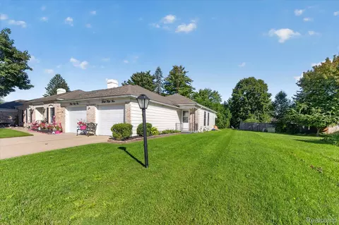 Exterior - 3055 Vineyard Ln, Mount Morris, MI 48433 photo 2 of 10