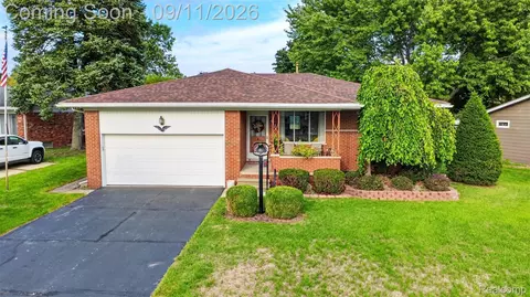 411 Tanview Dr, Oxford, MI 48371
