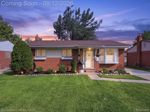 31214 Birchwood St, Westland, MI 48186