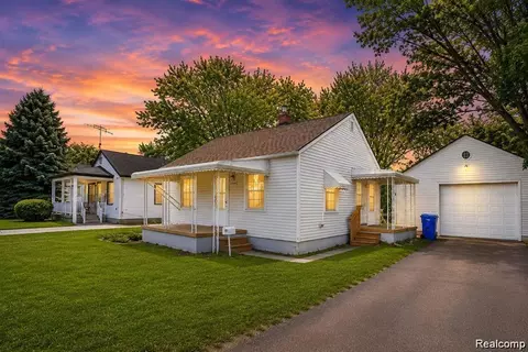 24895 Marigold Ave, Warren, MI 48089