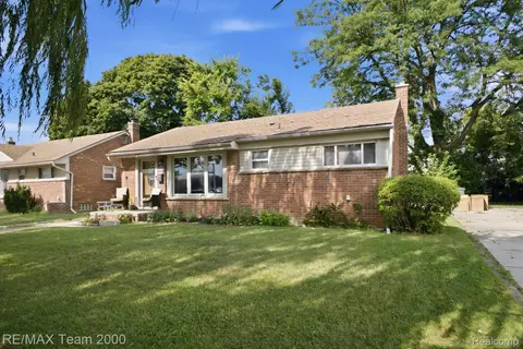 3320 Southfield Rd, Dearborn, MI 48124