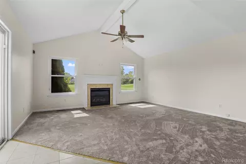 Living - 33395 Sand Piper Dr, Romulus, MI 48174 photo 3 of 5