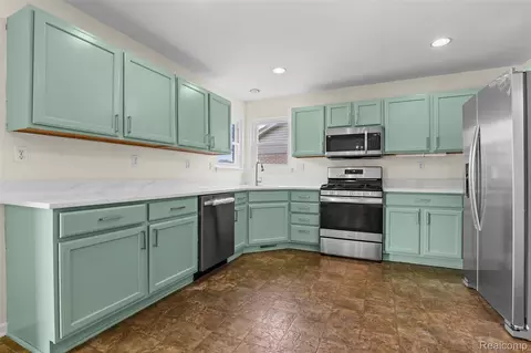 Kitchen - 33395 Sand Piper Dr, Romulus, MI 48174 photo 1 of 3