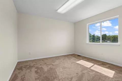 Bedroom - 33395 Sand Piper Dr, Romulus, MI 48174 photo 1 of 2