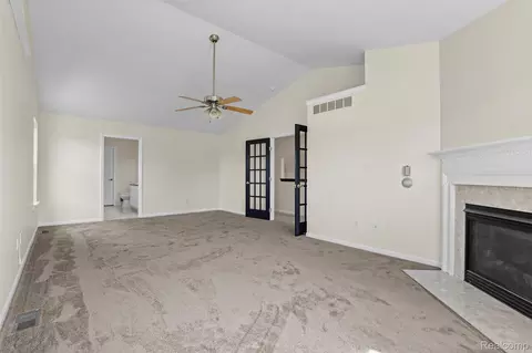 Living - 33395 Sand Piper Dr, Romulus, MI 48174 photo 5 of 5