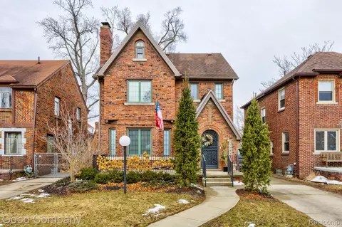 17205 Santa Barbara Dr, Detroit, MI 48221