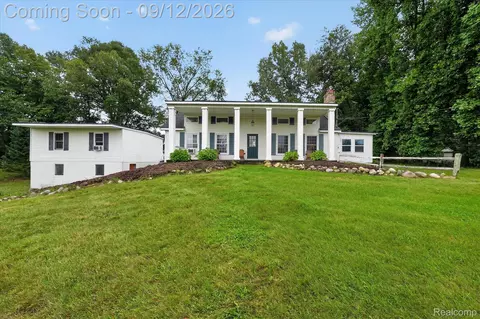 1205 W Oakwood Rd, Oxford, MI 48371