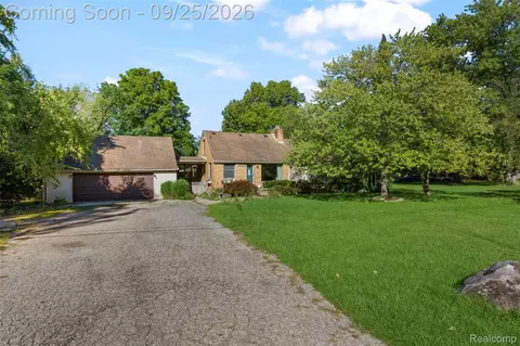 20855 Cass St, Farmington Hills, MI 48335