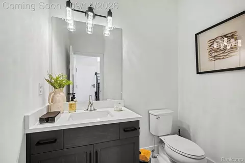 Bath - 19266 Thompson Dr, Macomb, MI 48042 photo 1 of 5