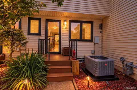 50676 Jefferson Ave, New Baltimore, MI 48047