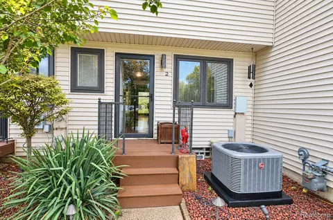 50676 Jefferson Ave, New Baltimore, MI 48047