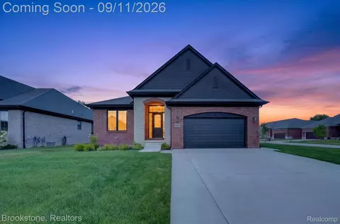 12891 Preston Pointe Dr, Shelby Township, MI 48315