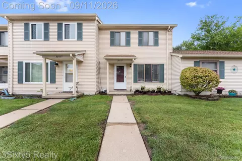 20137 Cumberland Ct, Brownstown, MI 48183