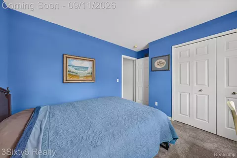 Bedroom - 19149 Red Oak Ln, Brownstown, MI 48193 photo 10 of 10