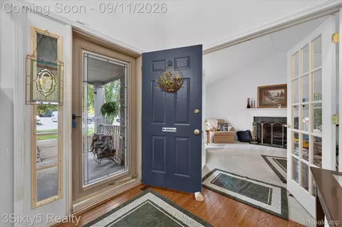 Entry Way - 19149 Red Oak Ln, Brownstown, MI 48193 photo 1 of 3
